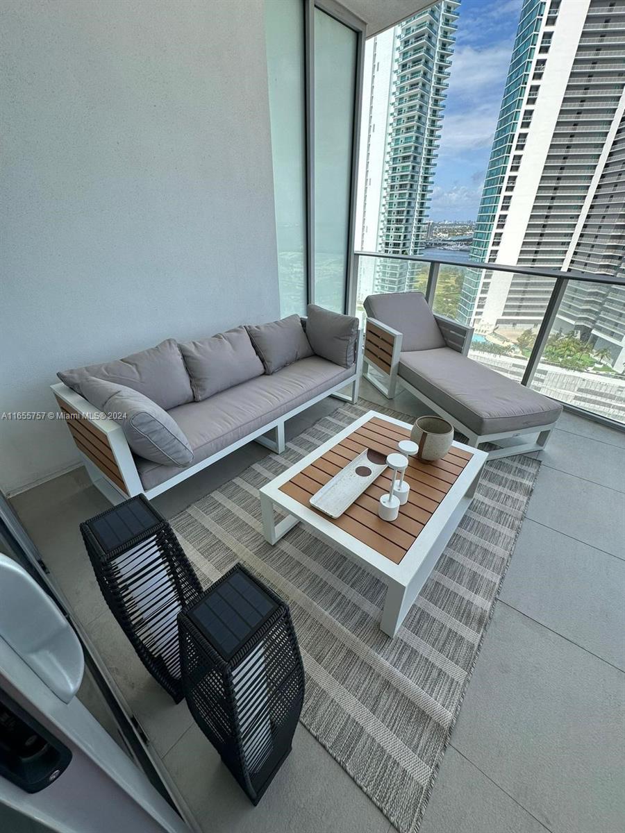 851 NE 1st Ave # 2309