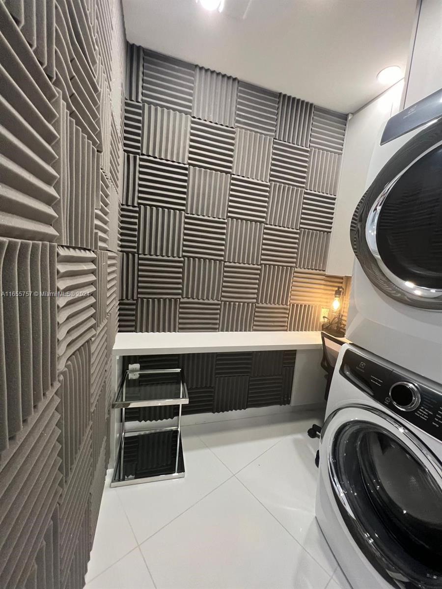 851 NE 1st Ave # 2309