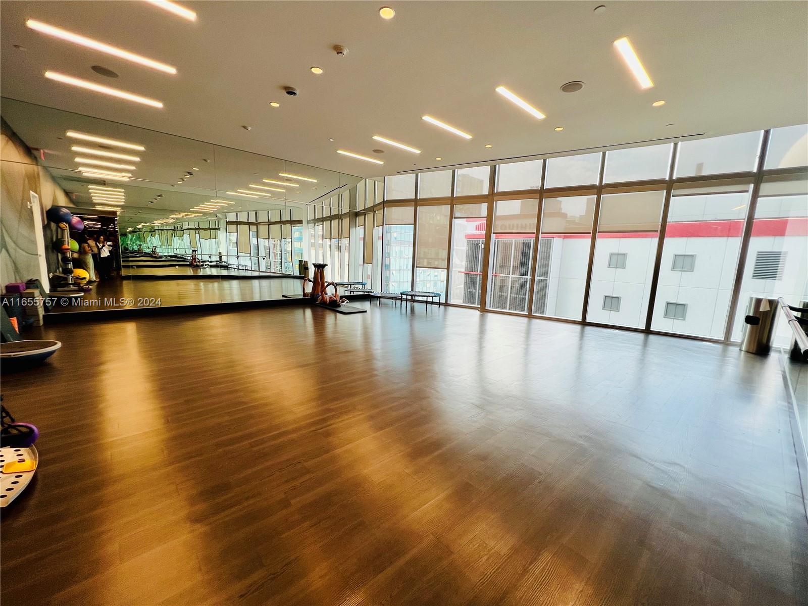 851 NE 1st Ave # 2309