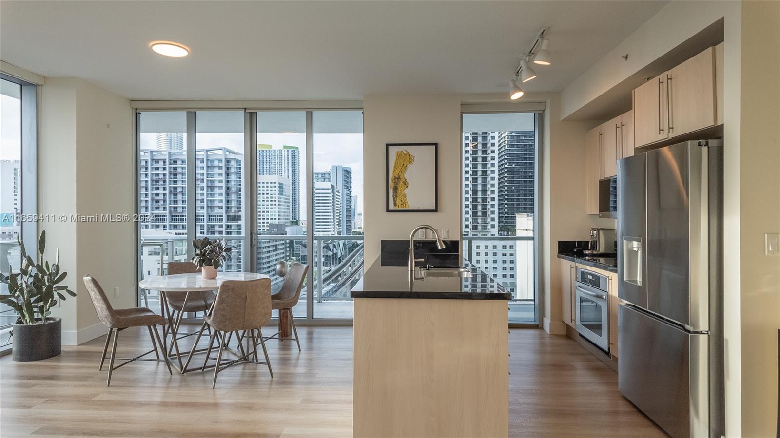 79 SW 12th St Unit: 1712-S