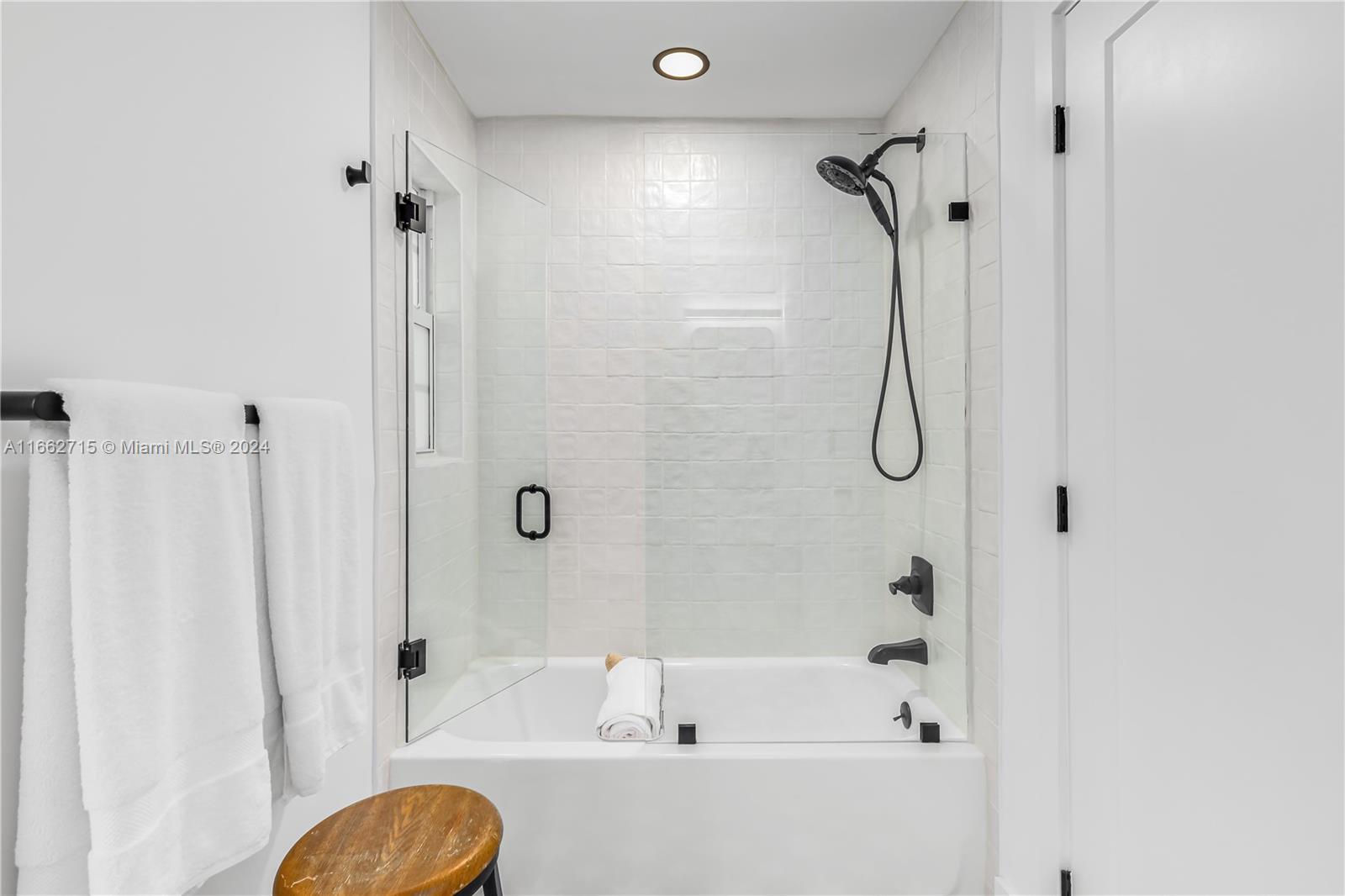 829 Espanola Way