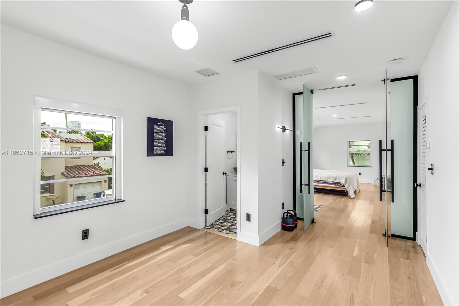 829 Espanola Way