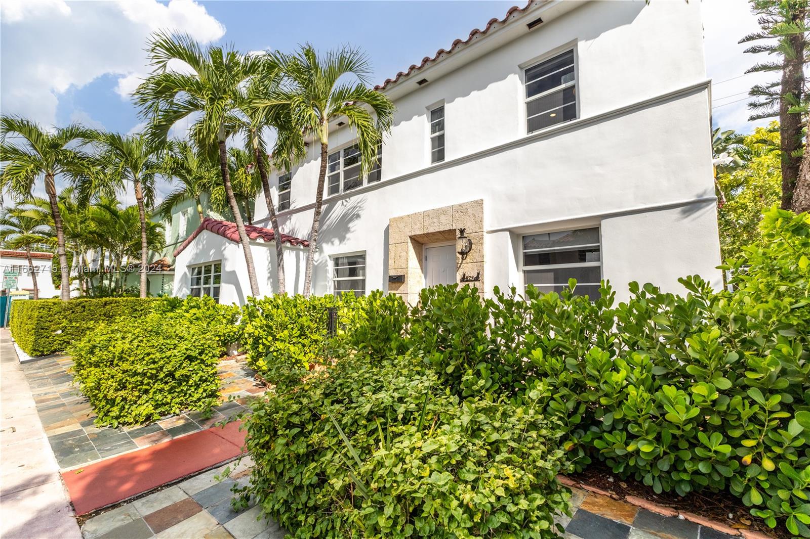 829 Espanola Way