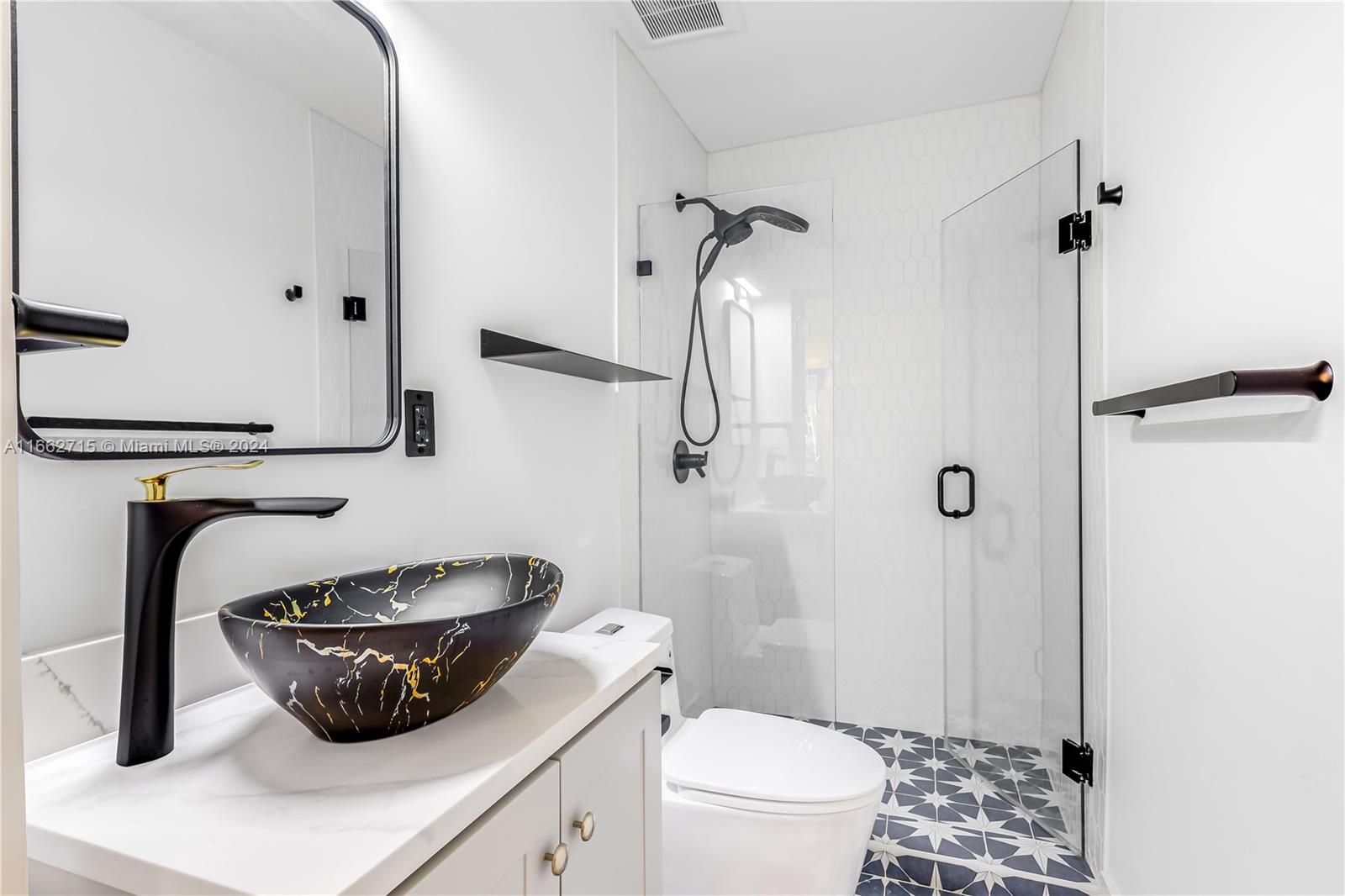 829 Espanola Way