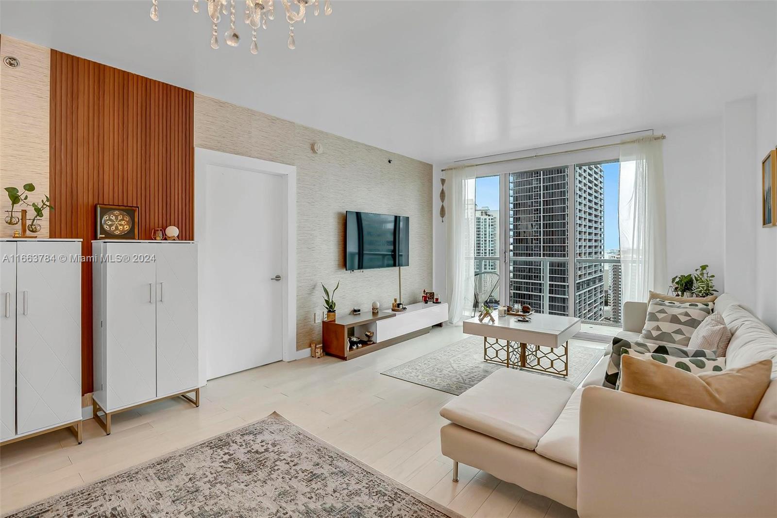 500 Brickell Ave # 2900