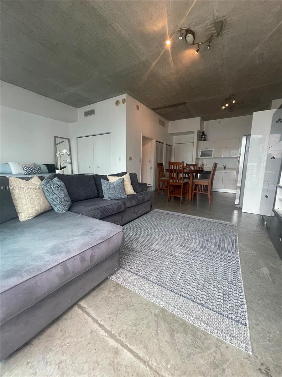 133 NE 2nd Avenue 2604