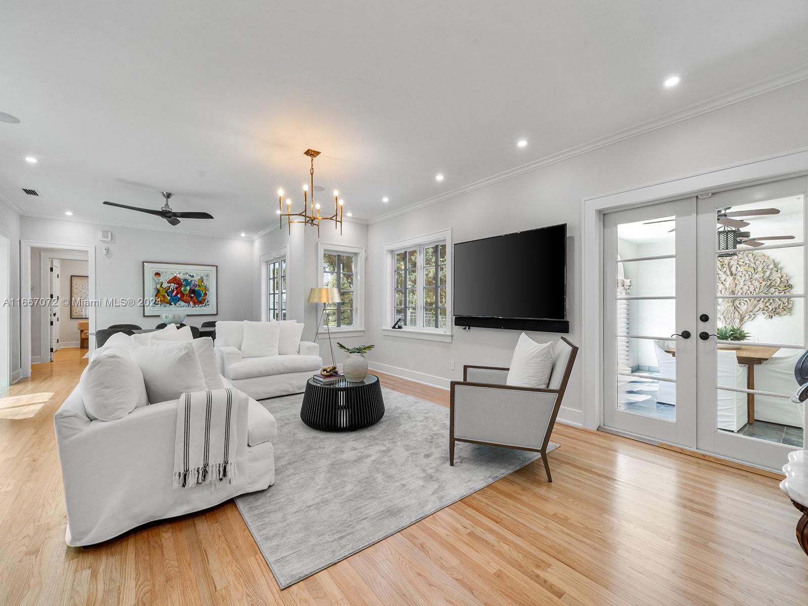 2114 Granada Blvd