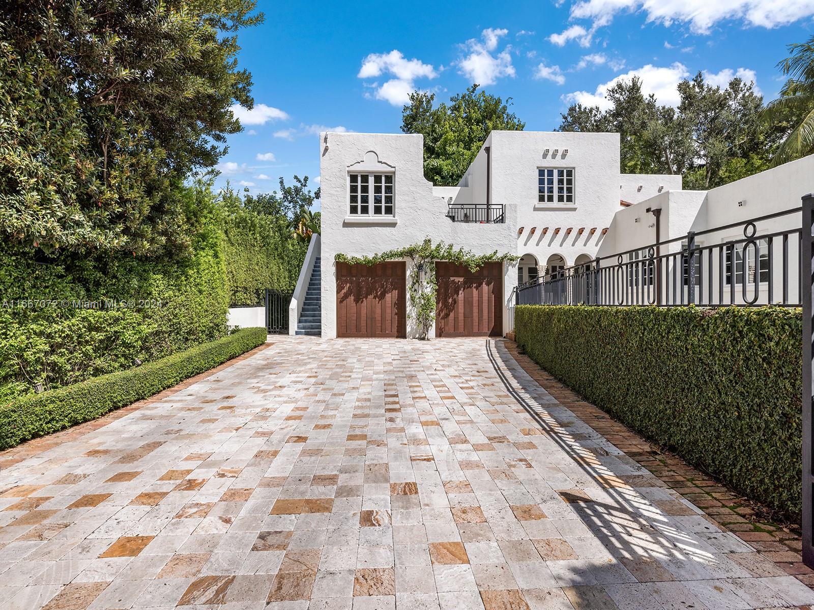 2114 Granada Blvd