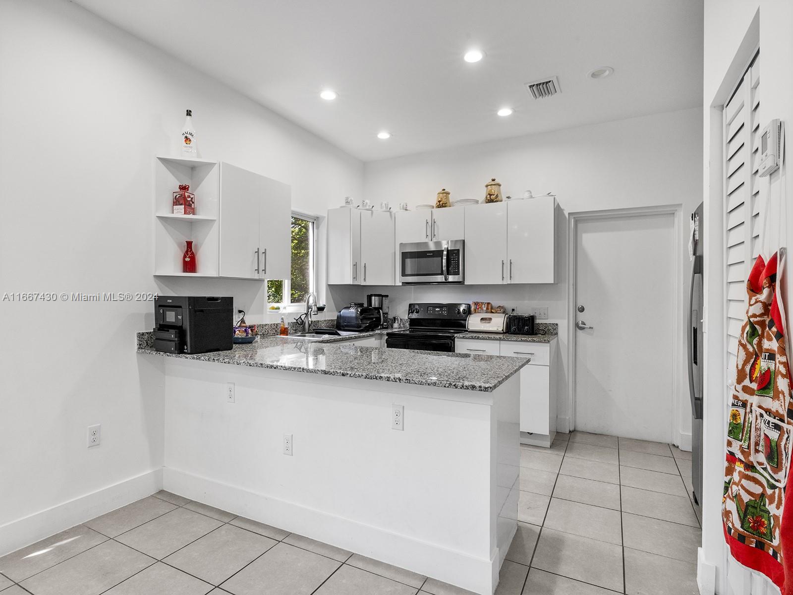 163 NW 68th Ter