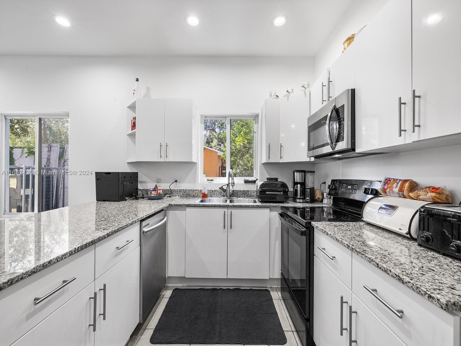 163 NW 68th Ter
