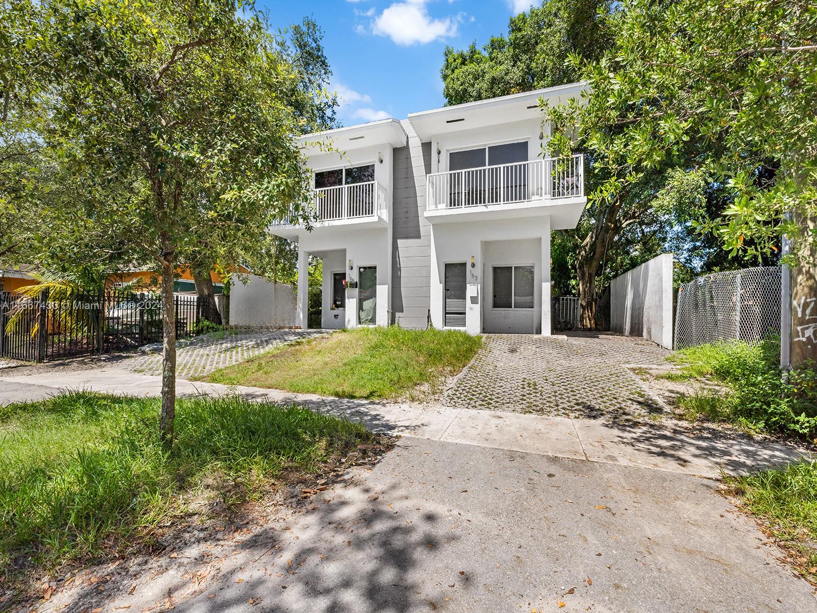 163 NW 68th Ter