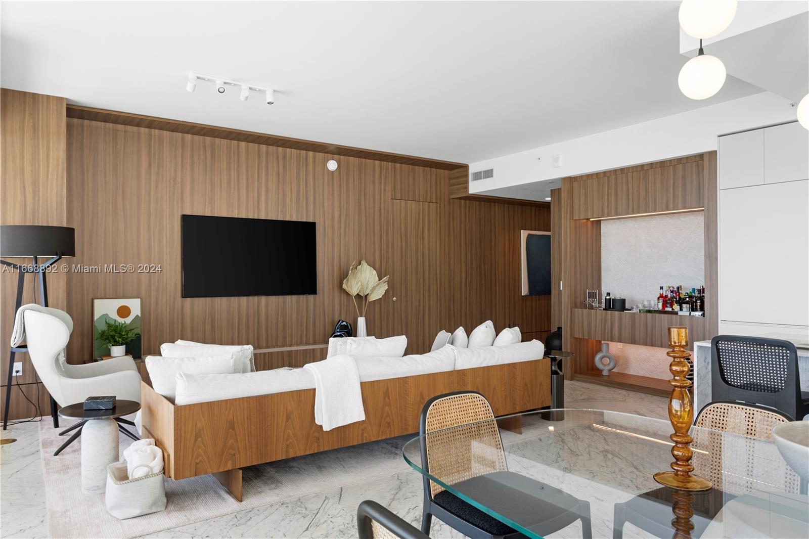 5775 Collins Ave # 503
