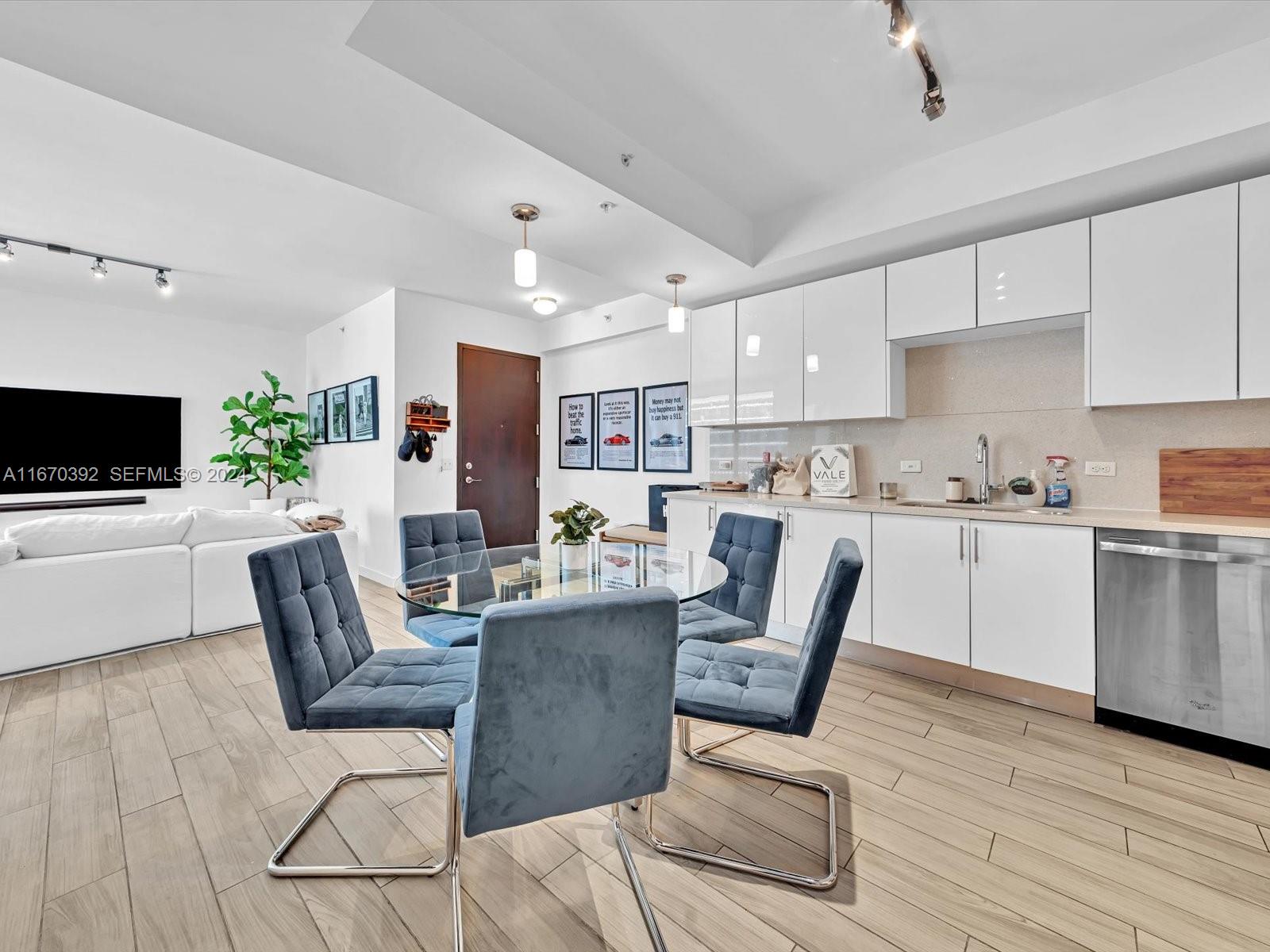 999 SW 1st Avenue 1801