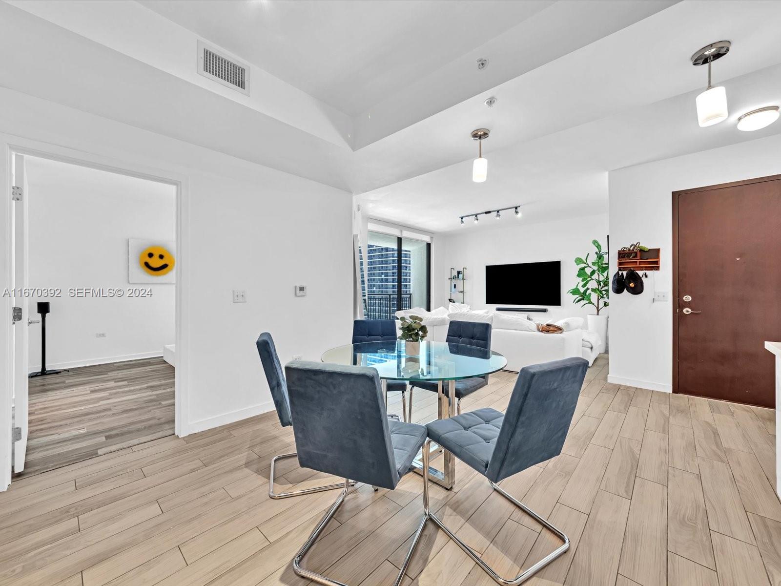 999 SW 1st Avenue 1801