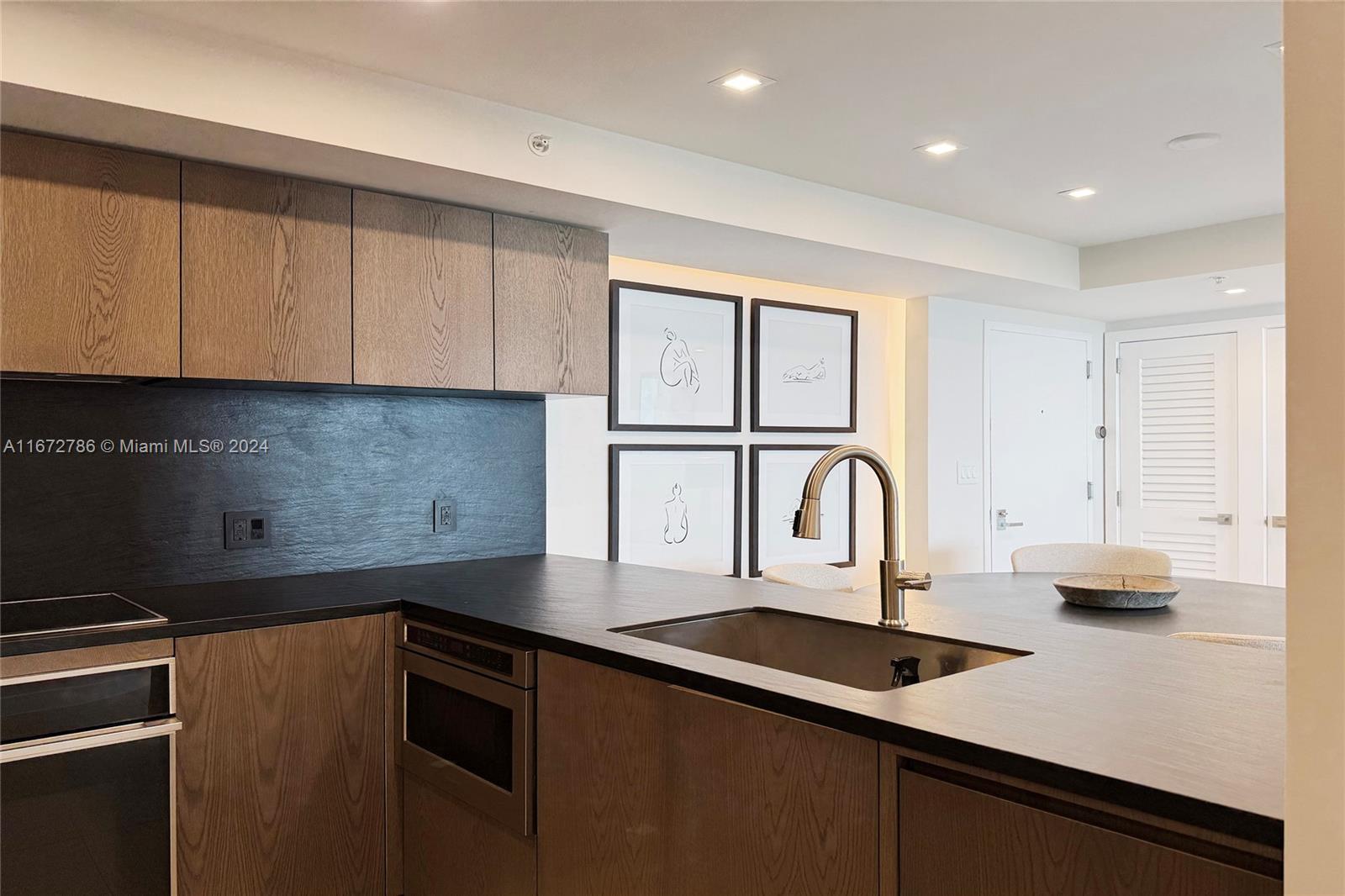650 West Ave # 2610