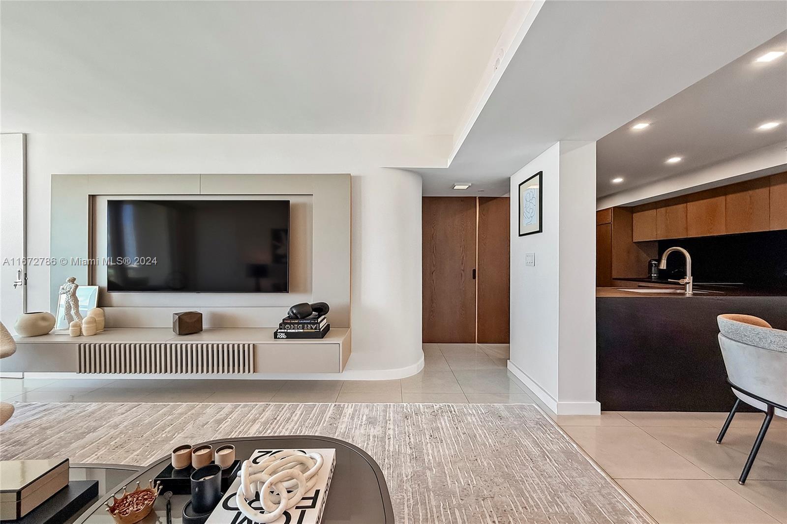 650 West Ave # 2610