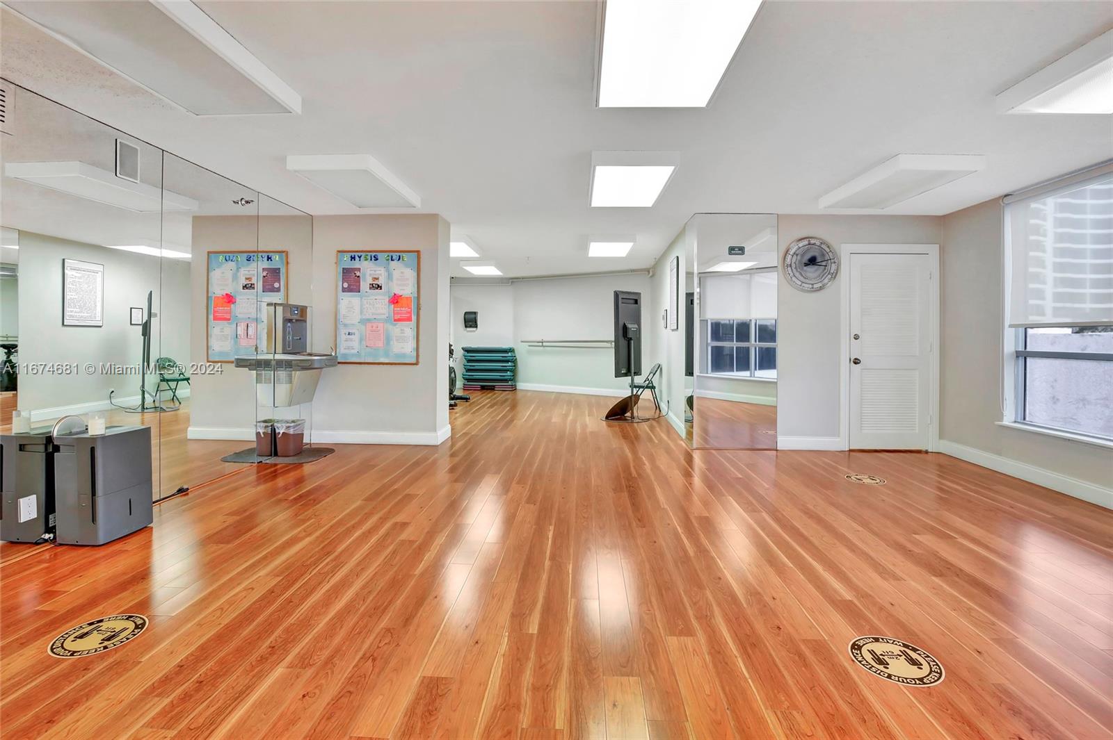 3530 Mystic Pointe Dr # 2504