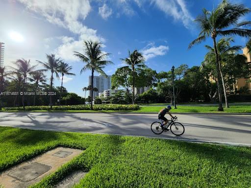 3530 Mystic Pointe Dr # 2504