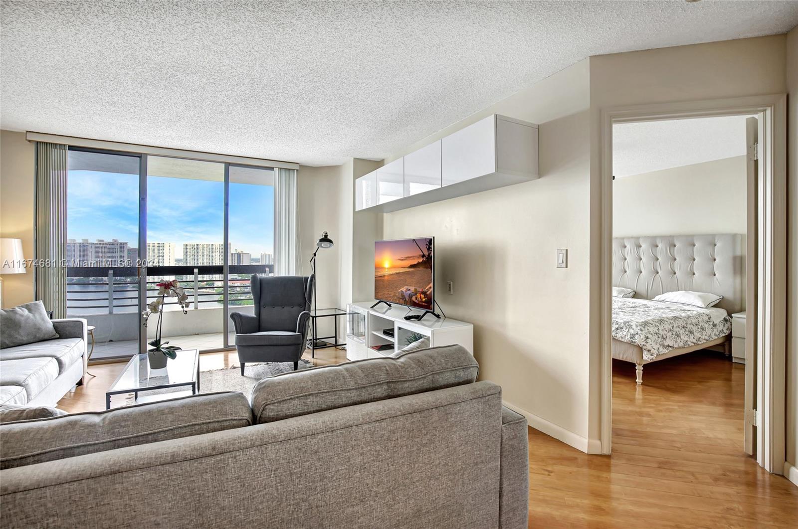 3530 Mystic Pointe Dr # 2504