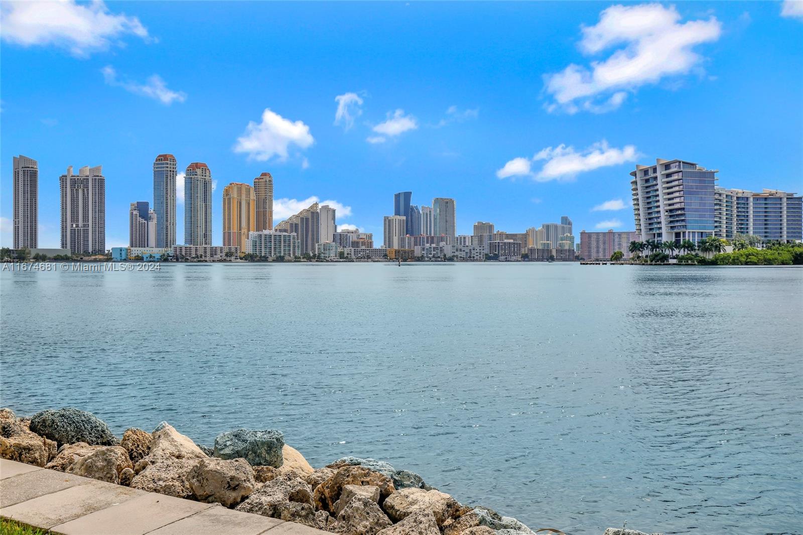 3530 Mystic Pointe Dr # 2504