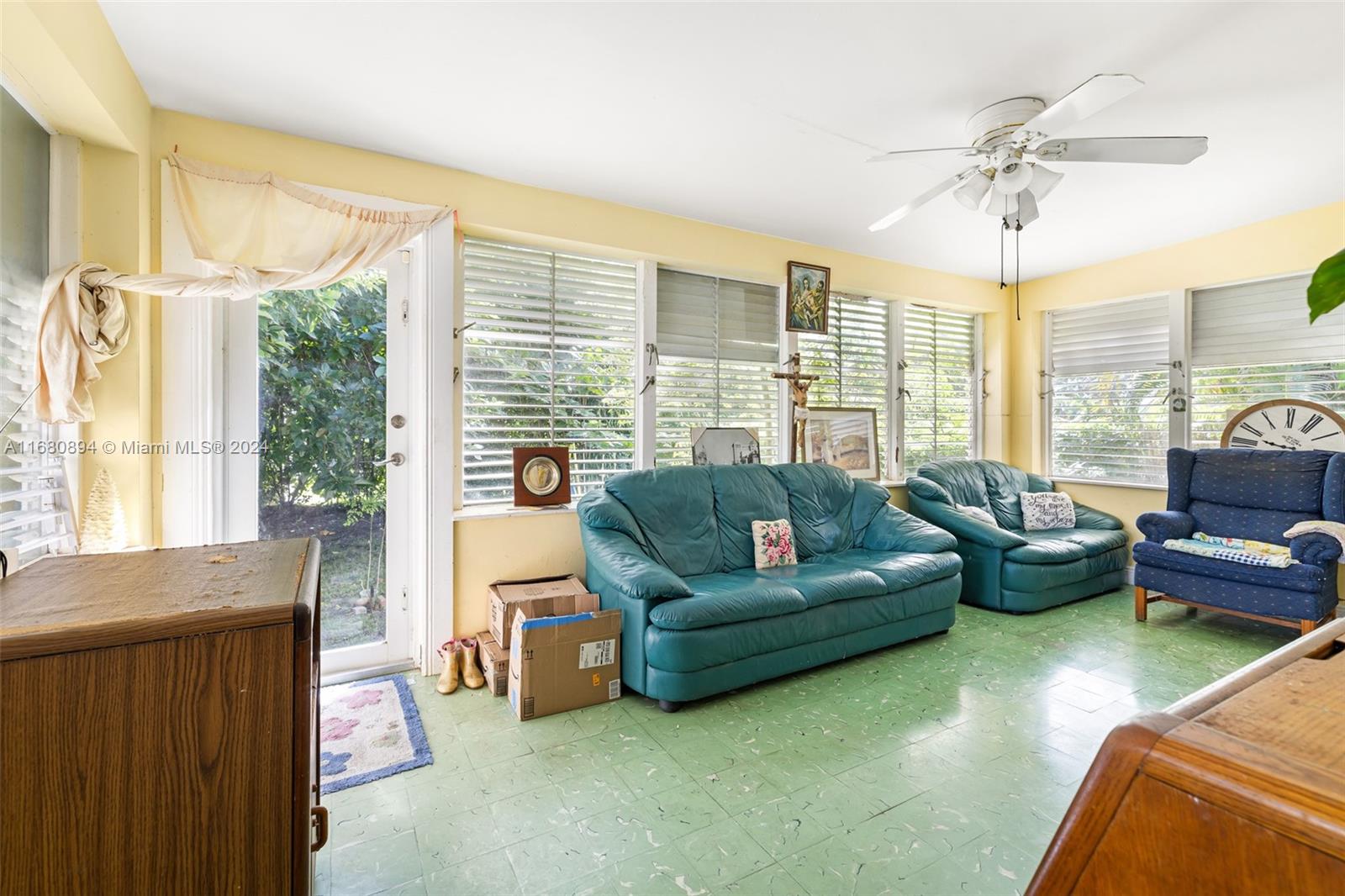 524 Mendoza Ave