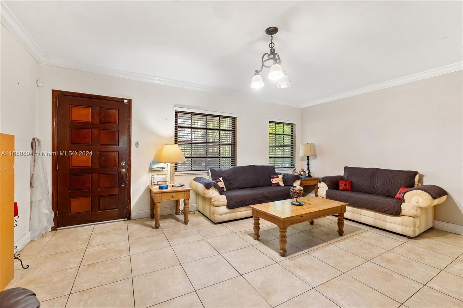 524 Mendoza Ave
