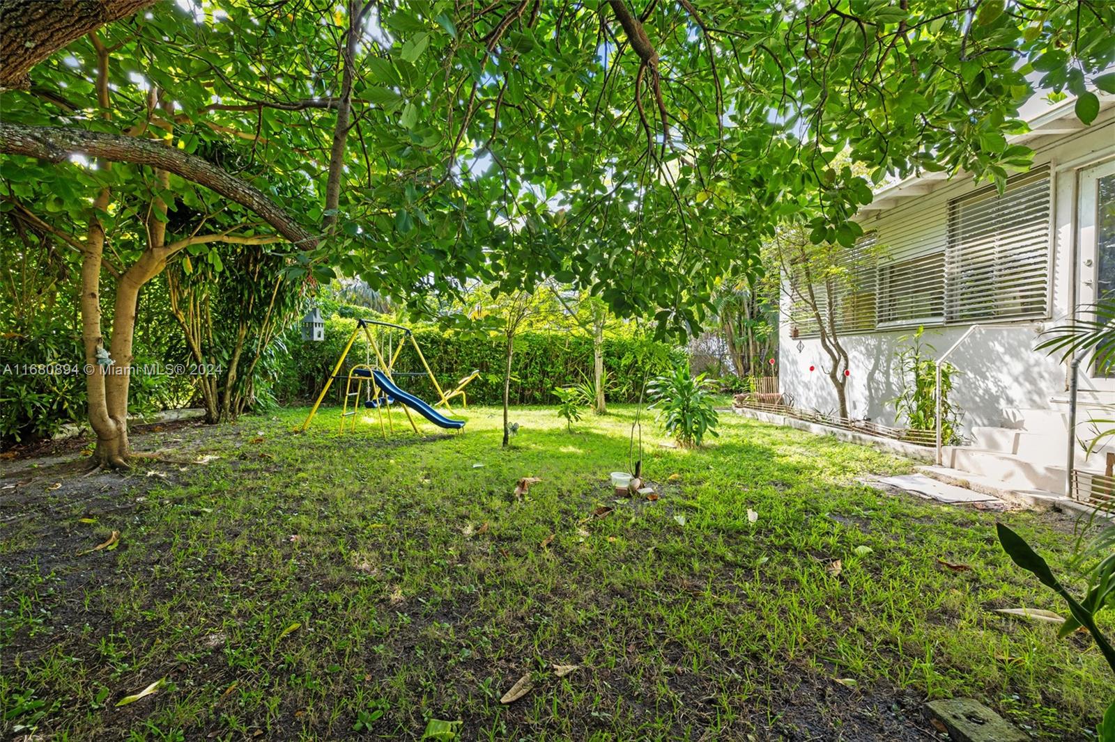 524 Mendoza Ave