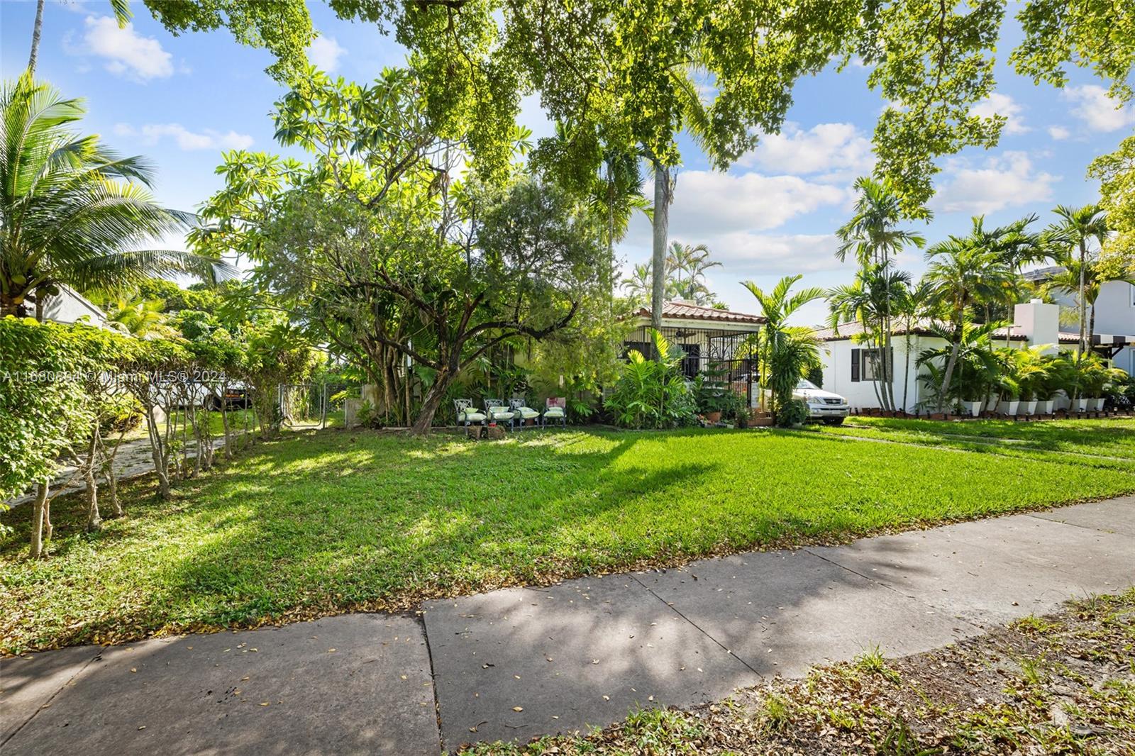 524 Mendoza Ave