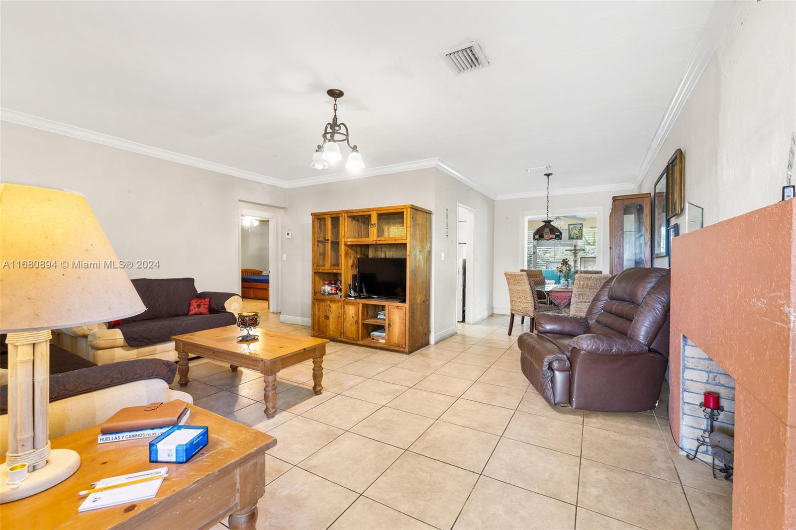 524 Mendoza Ave