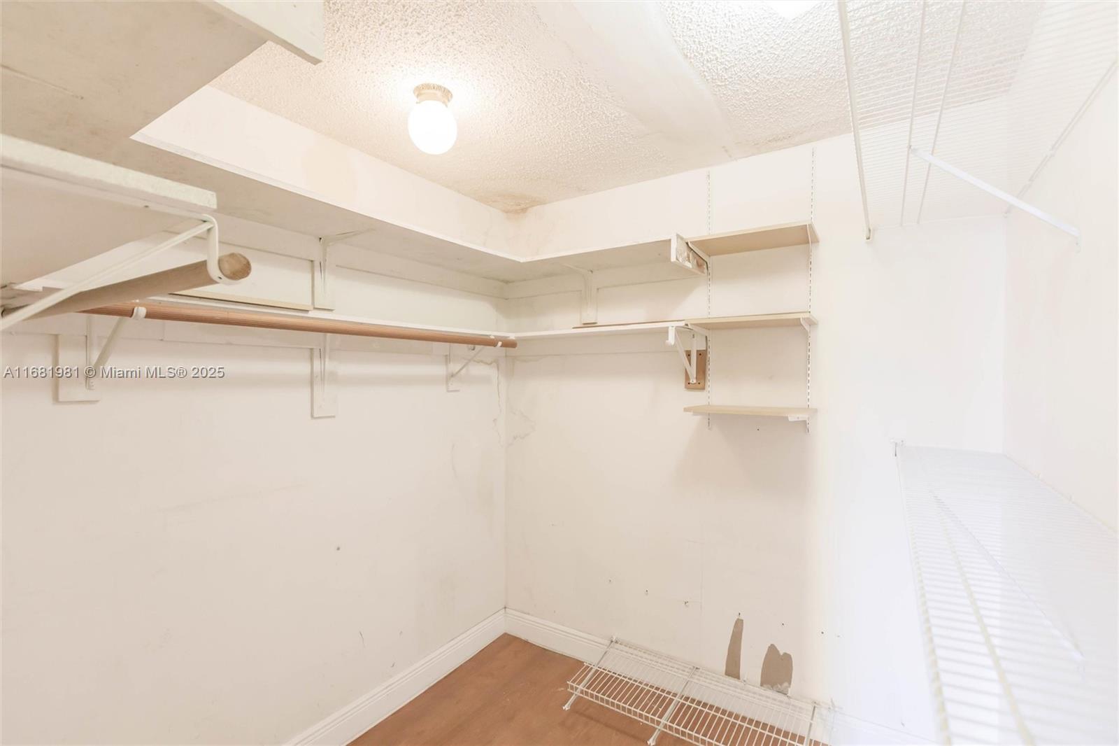 1900 W 54th St # 213