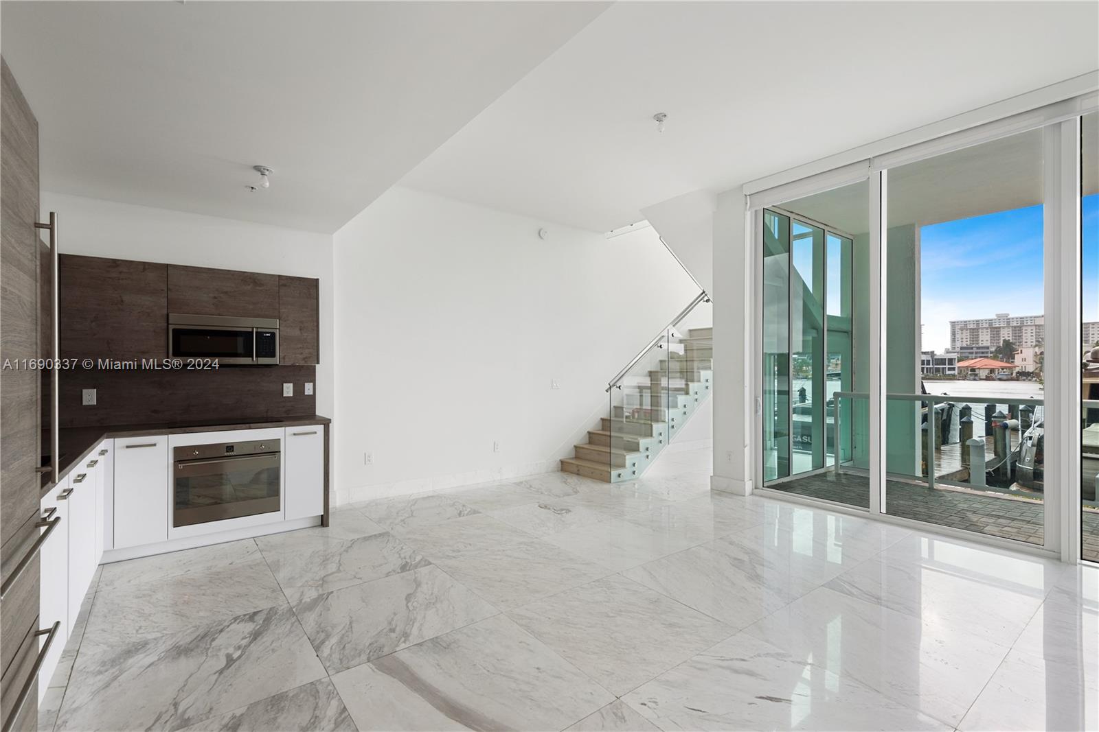 400 Sunny Isles Blvd # 102