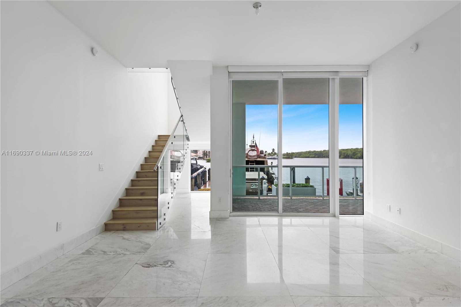 400 Sunny Isles Blvd # 102