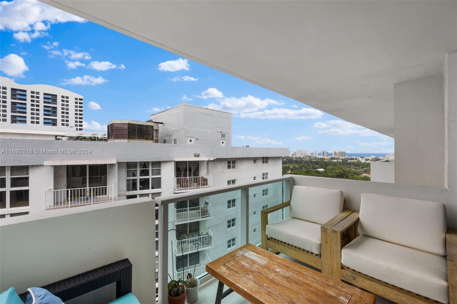 1200 West Ave. Unit: PH21