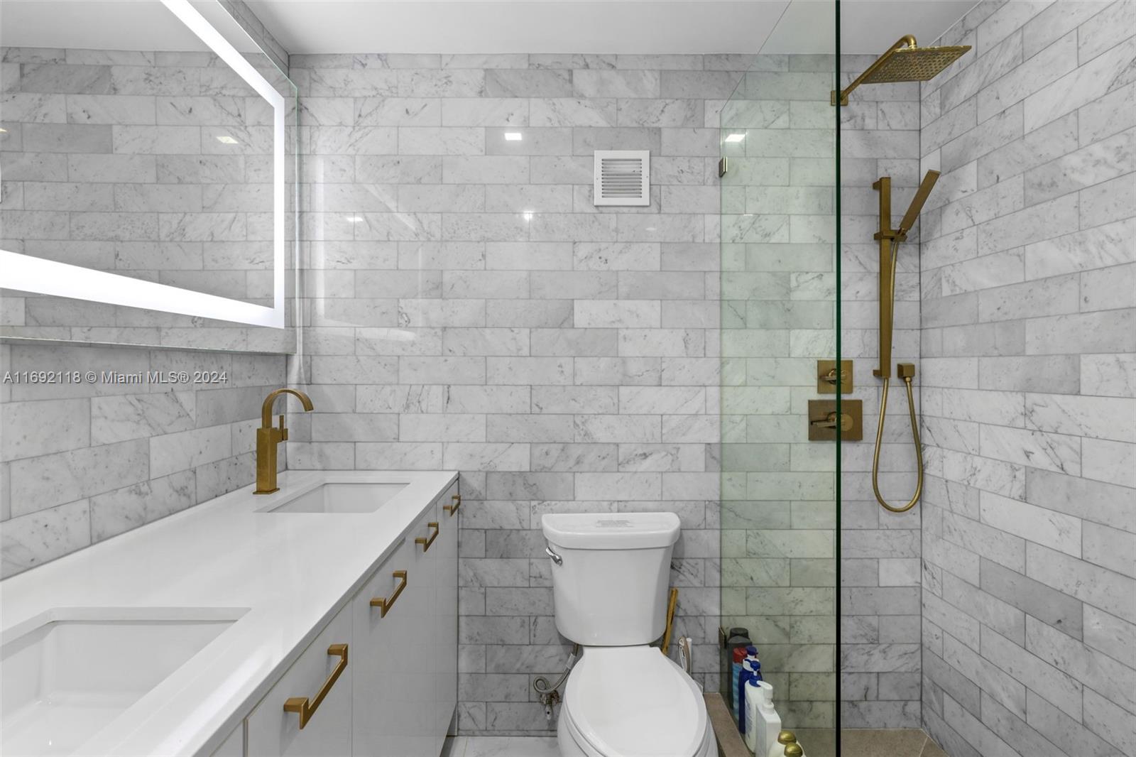 1200 West Ave. Unit: PH21
