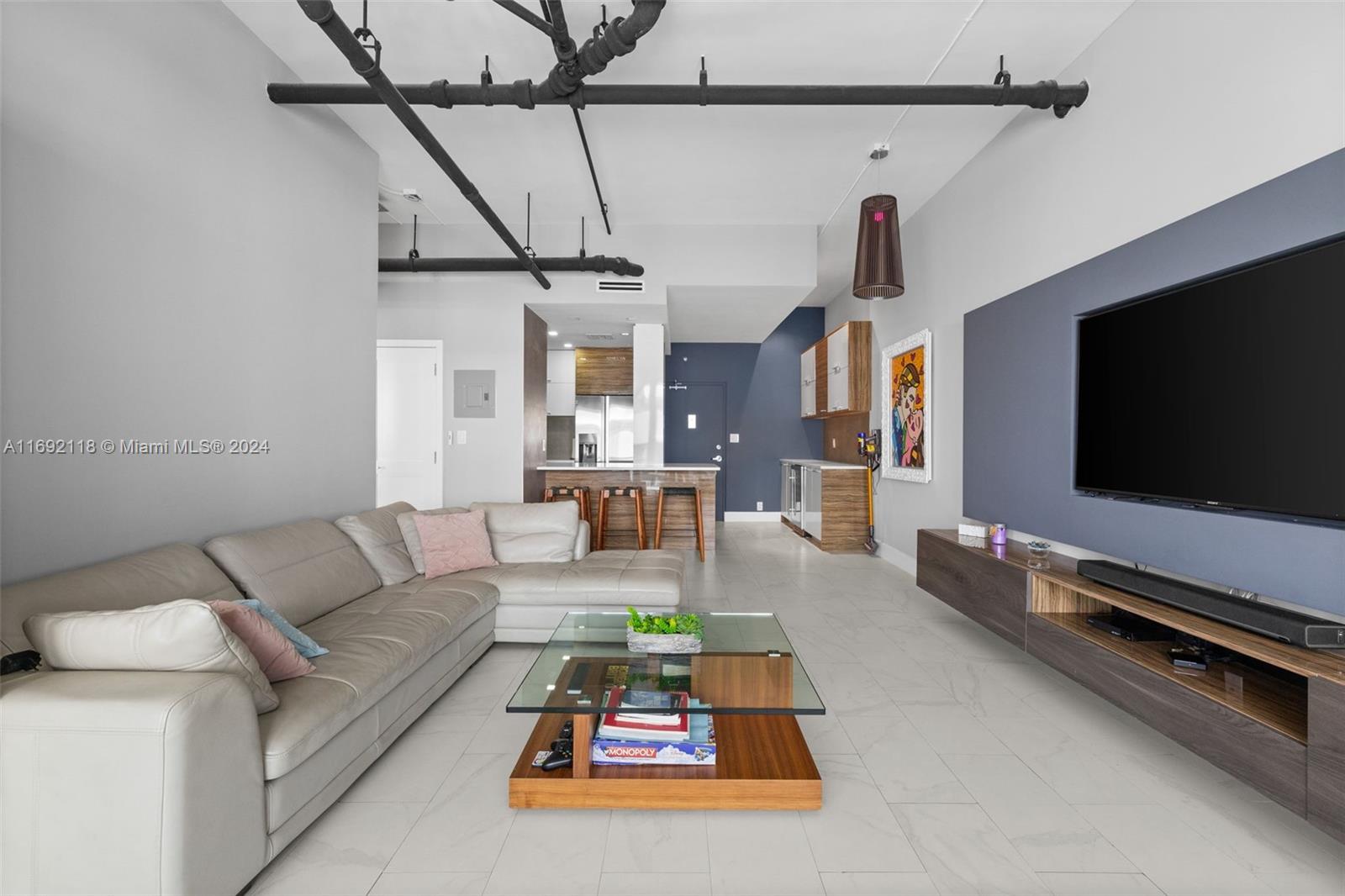 1200 West Ave. Unit: PH21