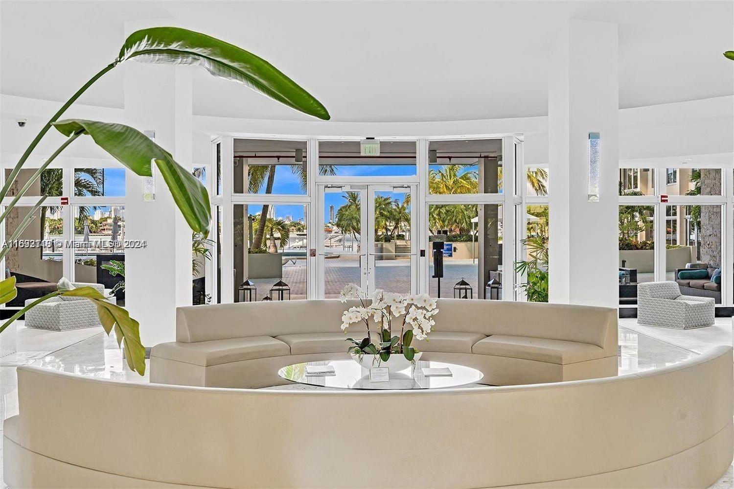 1200 West Ave. Unit: PH21