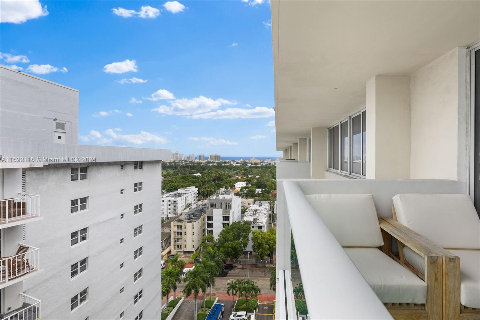 1200 West Ave. Unit: PH21