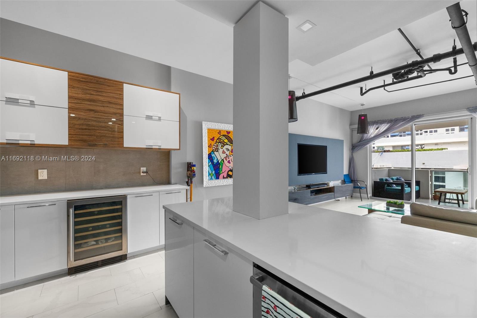 1200 West Ave. Unit: PH21