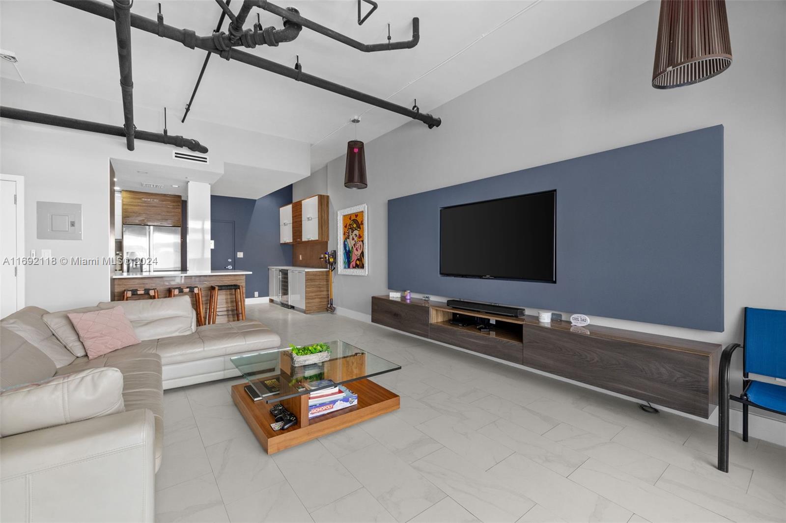 1200 West Ave. Unit: PH21