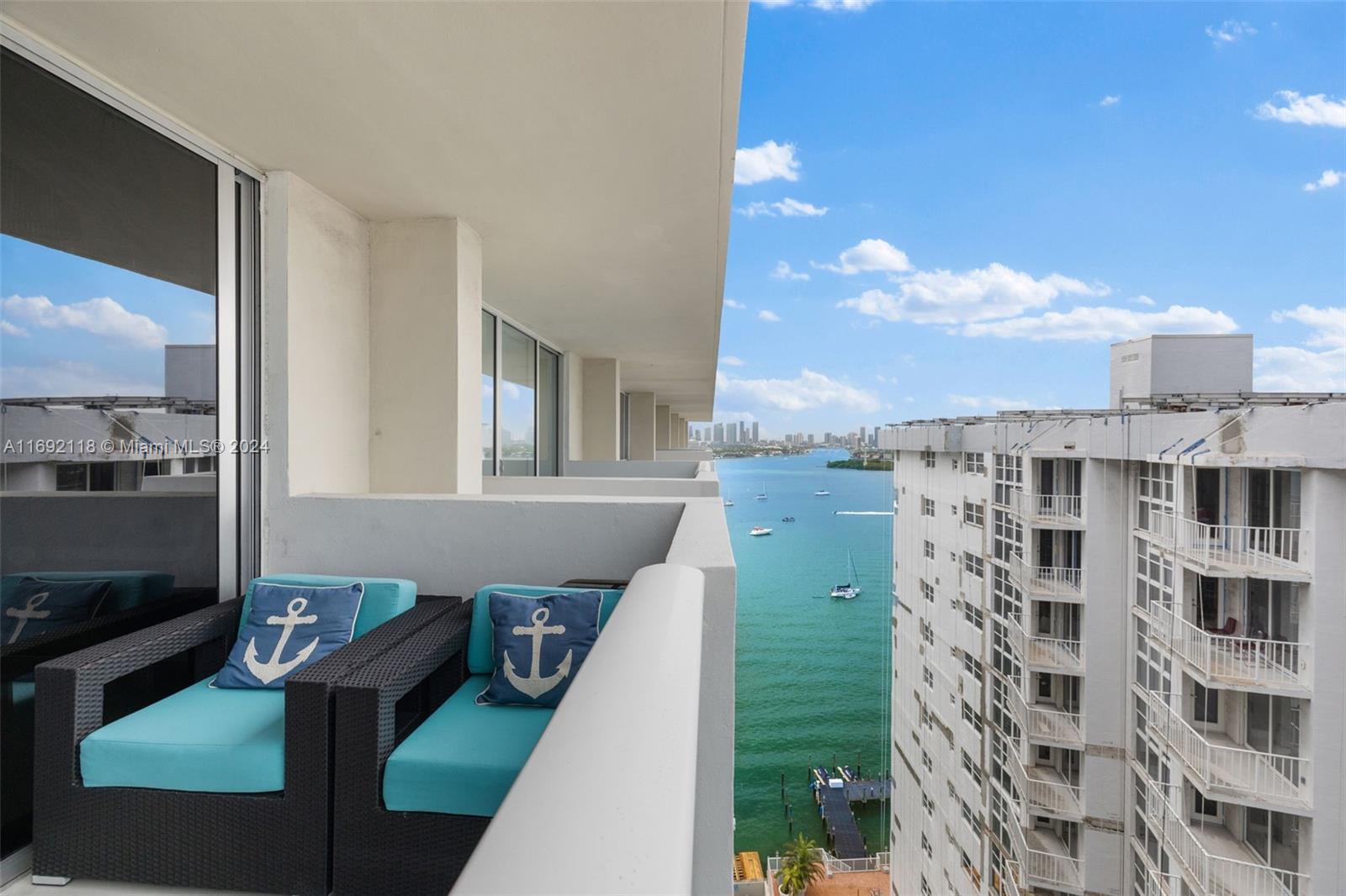 1200 West Ave. Unit: PH21