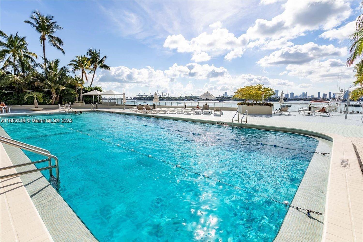 1200 West Ave. Unit: PH21