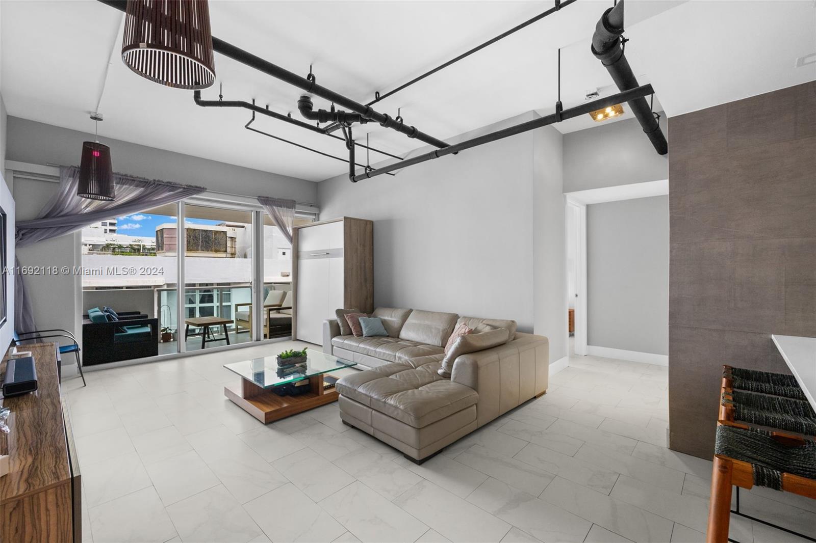 1200 West Ave. Unit: PH21