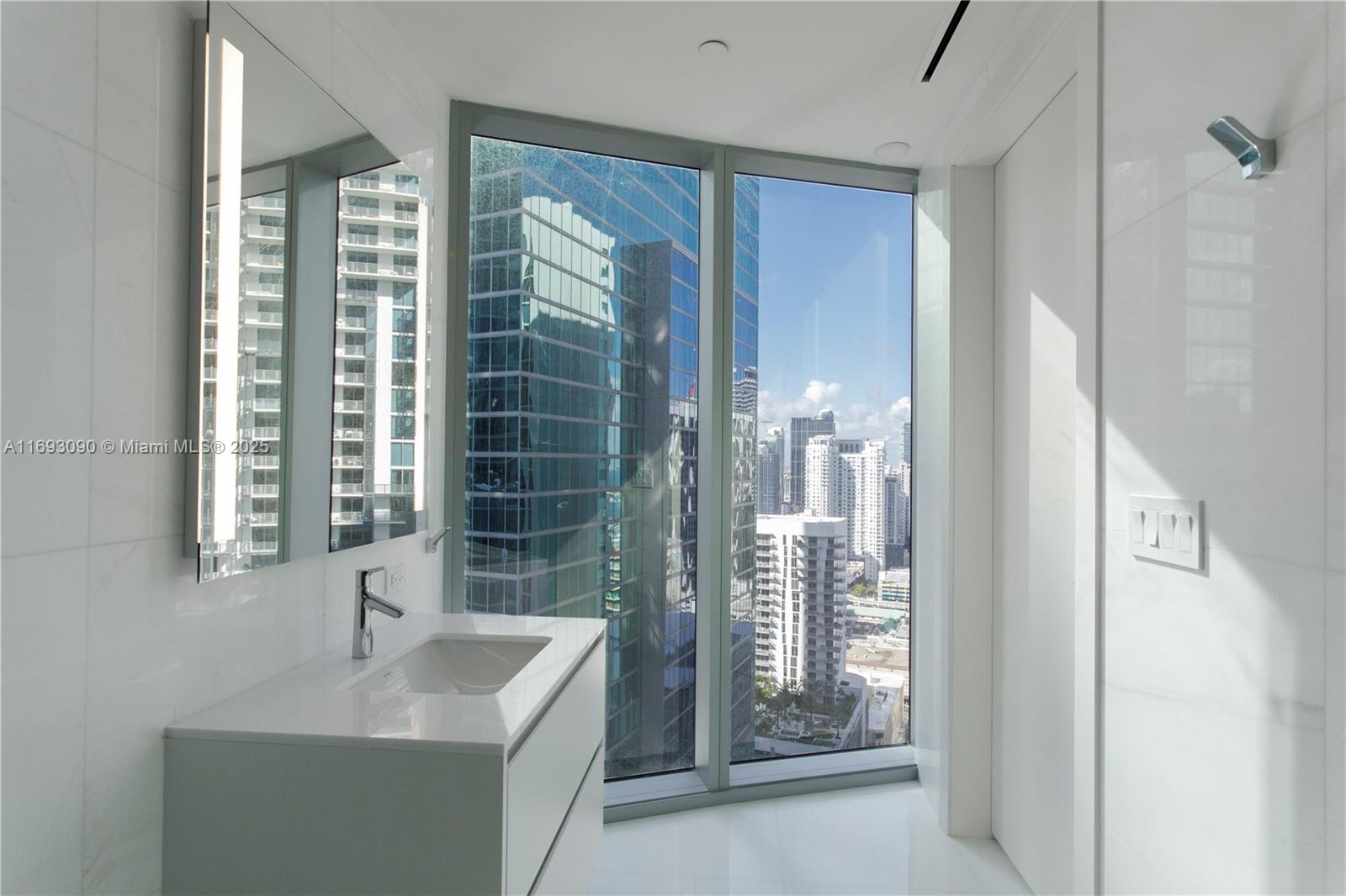 300 BISCAYNE BLVD WAY # 3307