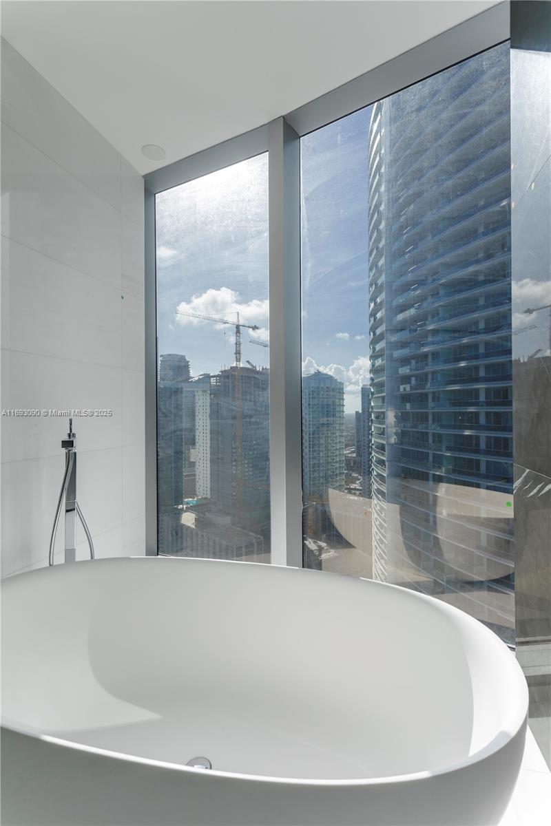 300 BISCAYNE BLVD WAY # 3307