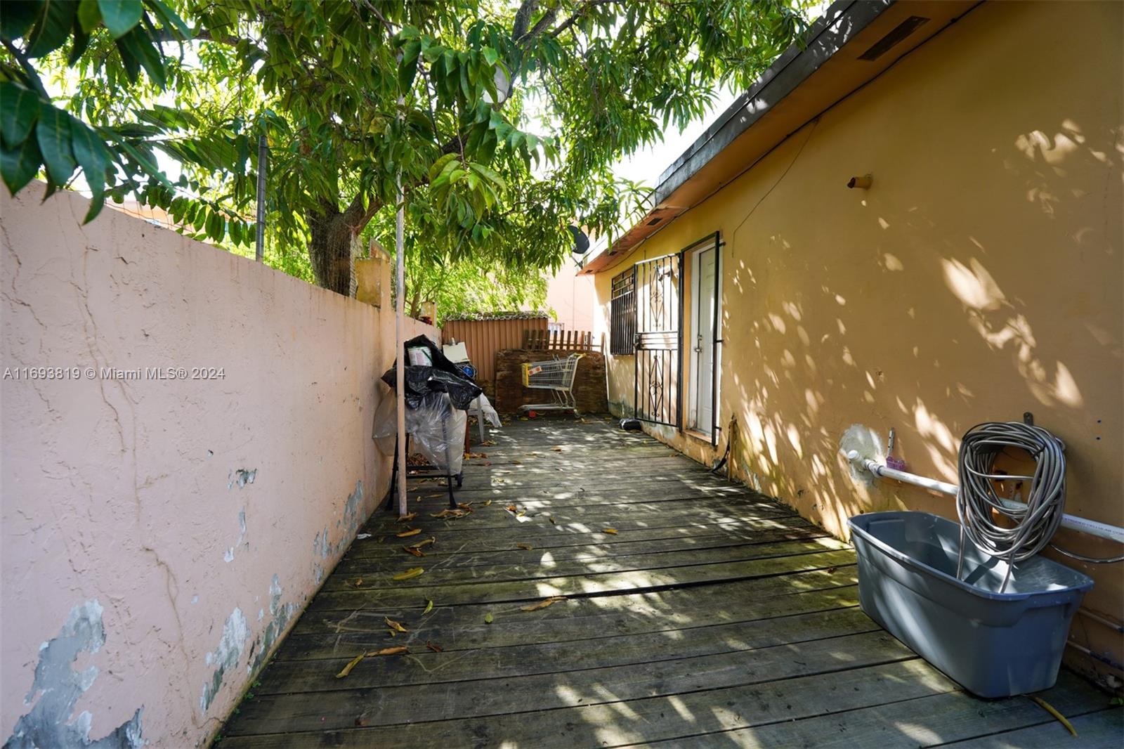 71 NW 18th Ave