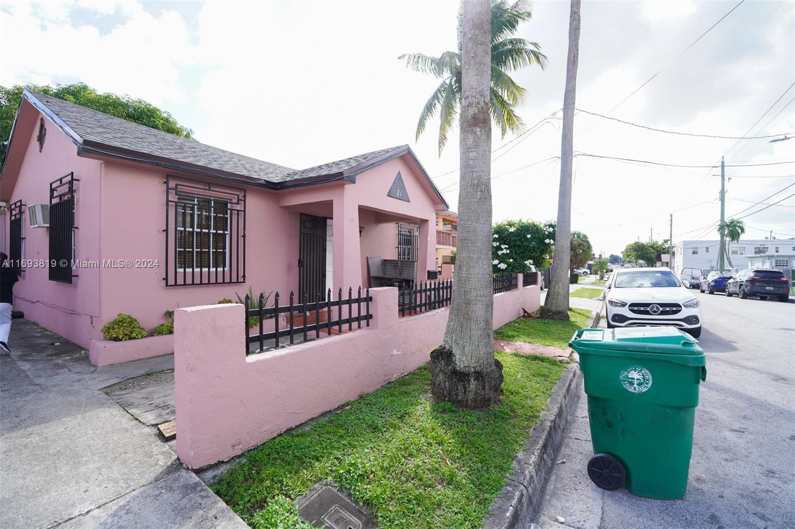 71 NW 18th Ave