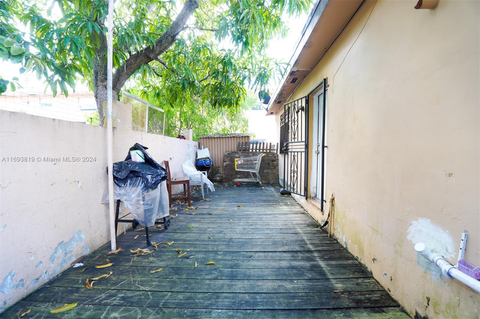 71 NW 18th Ave