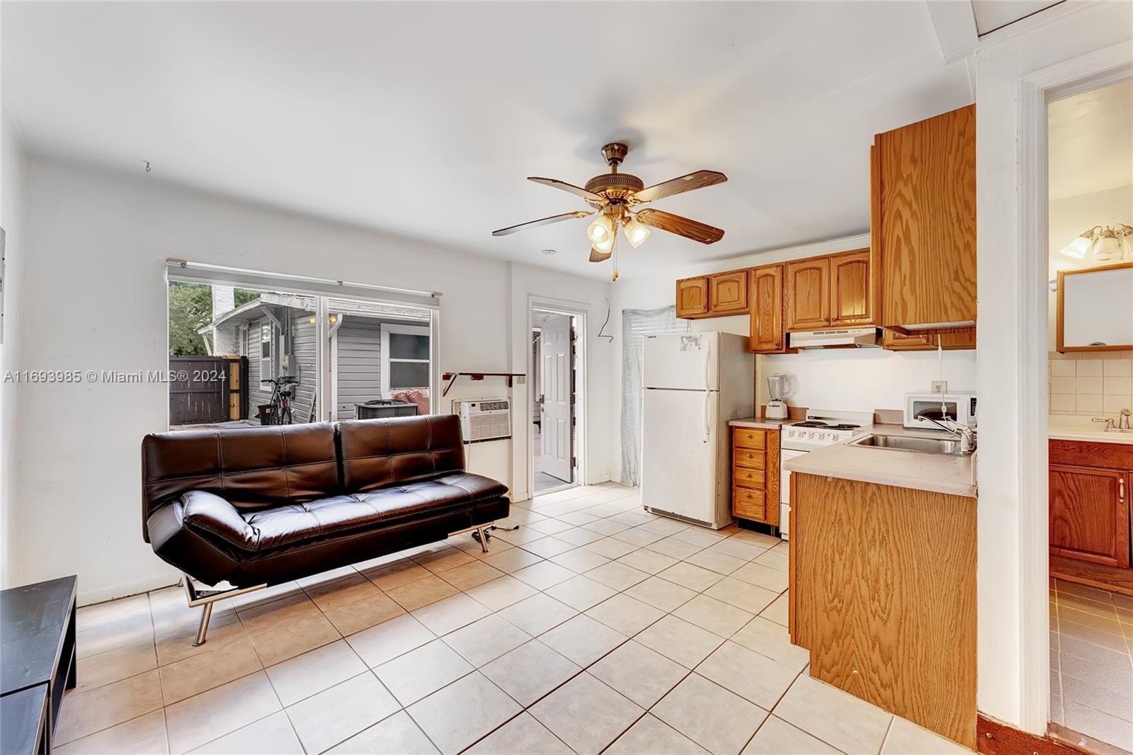 107 SW 2nd Ct # 2 Unit: #2