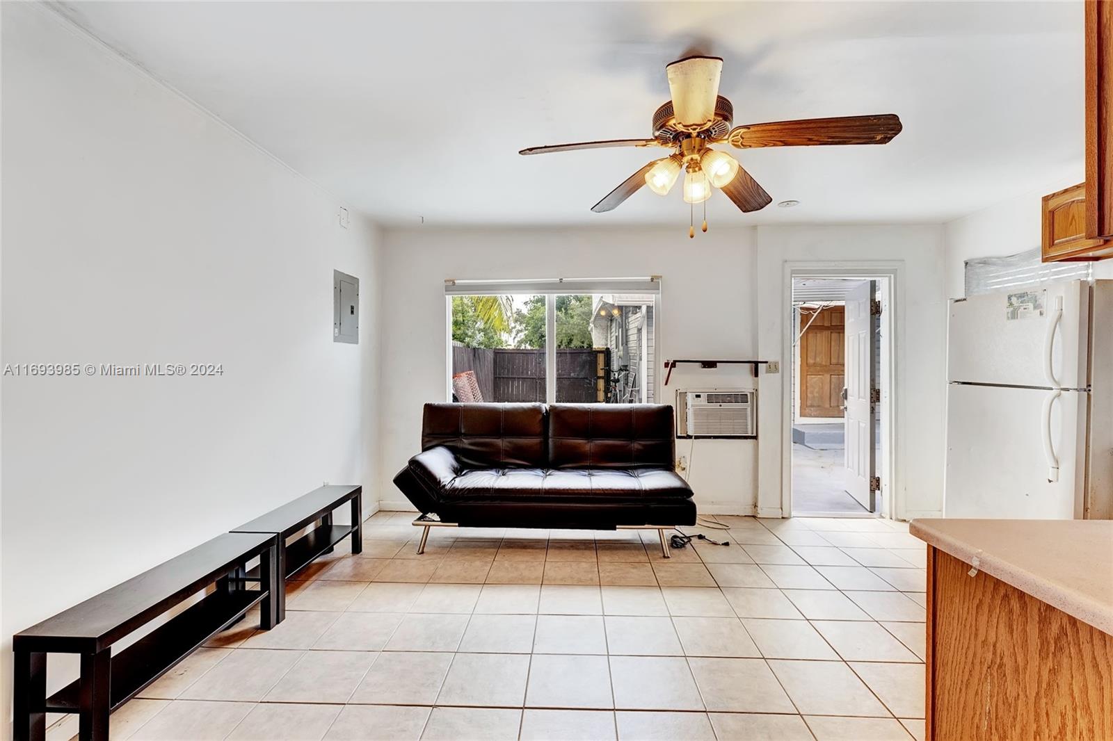 107 SW 2nd Ct # 2 Unit: #2