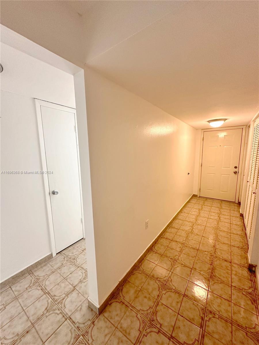 1555 W 44th Pl # 208B